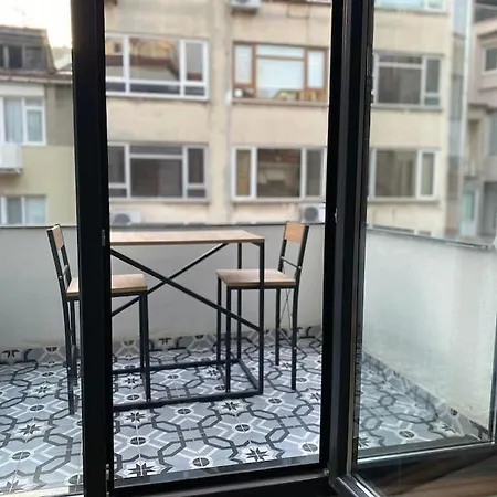 Central 1br With Balcony In A New Building Apartamento *